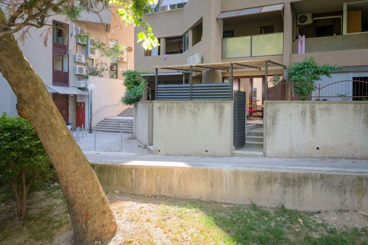 Apartments And Rooms Daisy Split Exterior photo